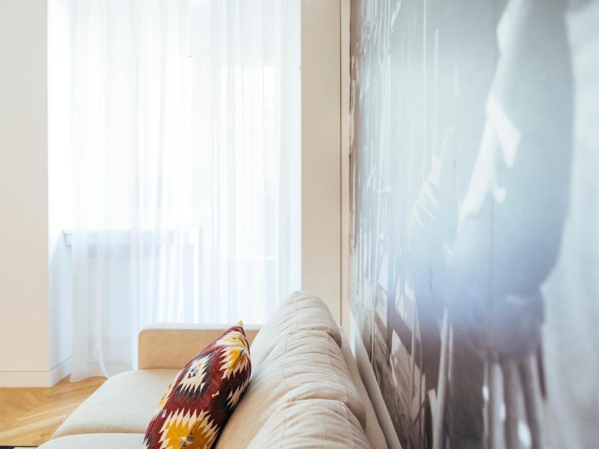 Alba Apartment On Calea Victoriei Bucharest Exterior photo